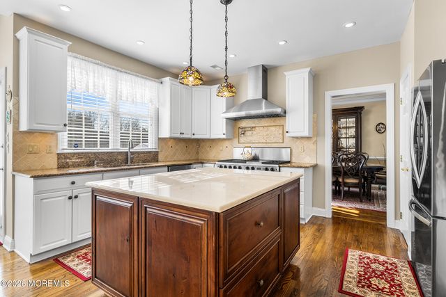 10 Turtle Hollow Drive, Manalapan, NJ 07726