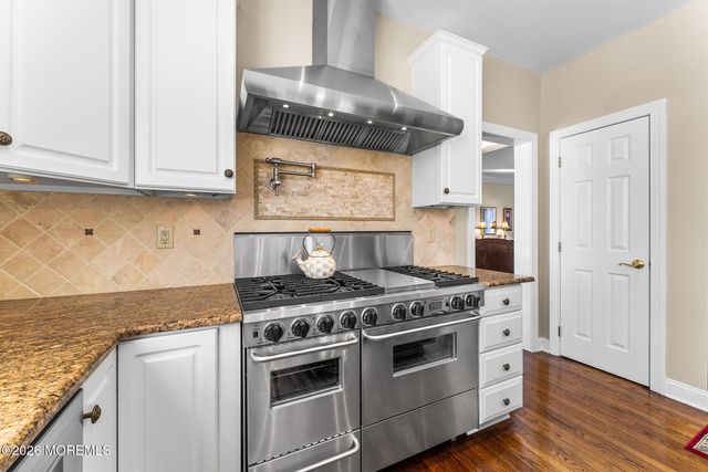 10 Turtle Hollow Drive, Manalapan, NJ 07726