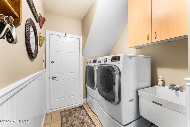 10 Turtle Hollow Drive, Manalapan, NJ 07726