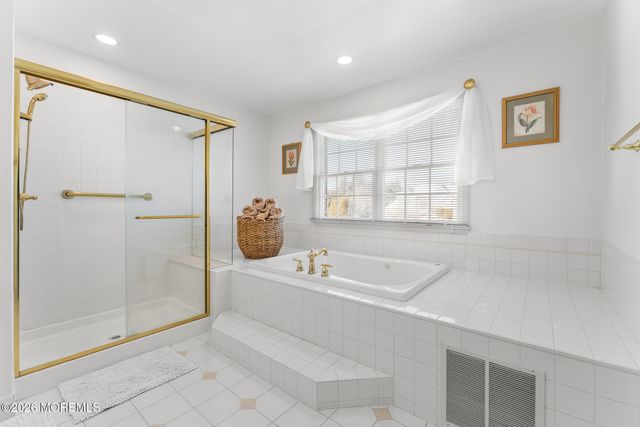 10 Turtle Hollow Drive, Manalapan, NJ 07726