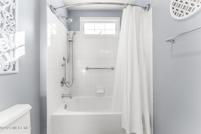 10 Turtle Hollow Drive, Manalapan, NJ 07726