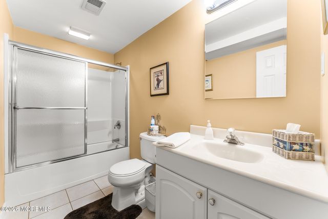 10 Turtle Hollow Drive, Manalapan, NJ 07726