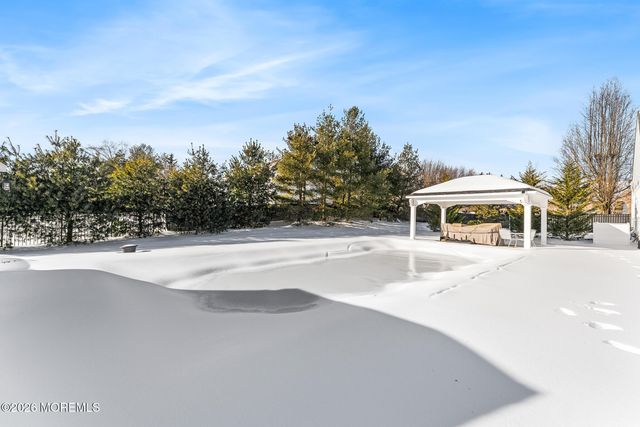 10 Turtle Hollow Drive, Manalapan, NJ 07726