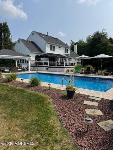 10 Turtle Hollow Drive, Manalapan, NJ 07726