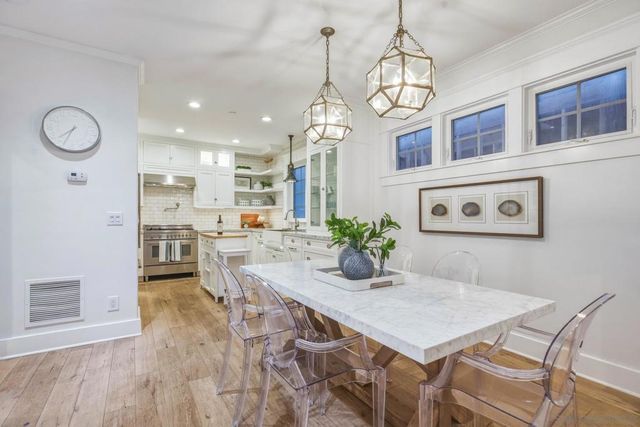 953 E Ave, Coronado, CA 92118