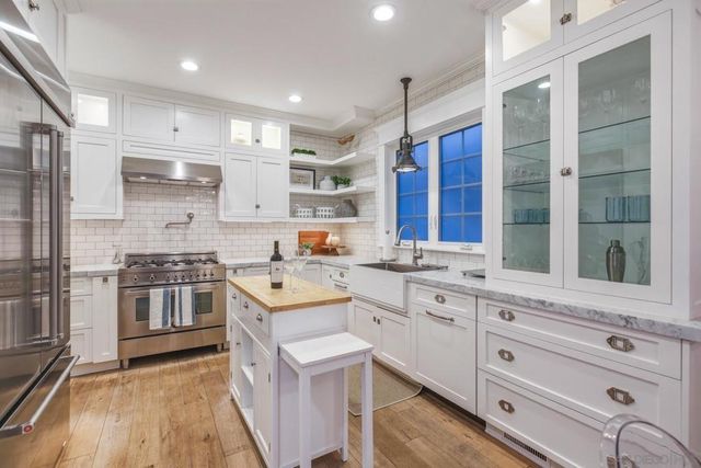 953 E Ave, Coronado, CA 92118
