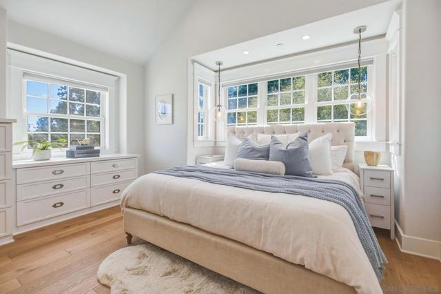 953 E Ave, Coronado, CA 92118