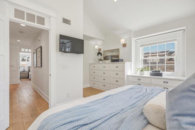 953 E Ave, Coronado, CA 92118