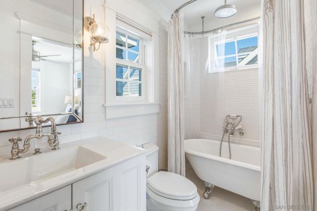 953 E Ave, Coronado, CA 92118