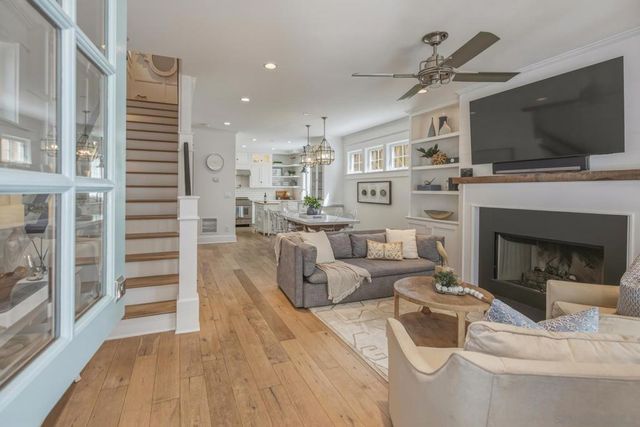 953 E Ave, Coronado, CA 92118