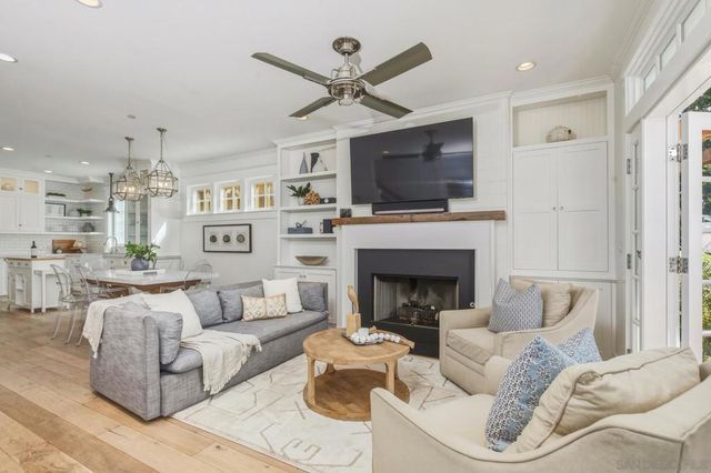 953 E Ave, Coronado, CA 92118