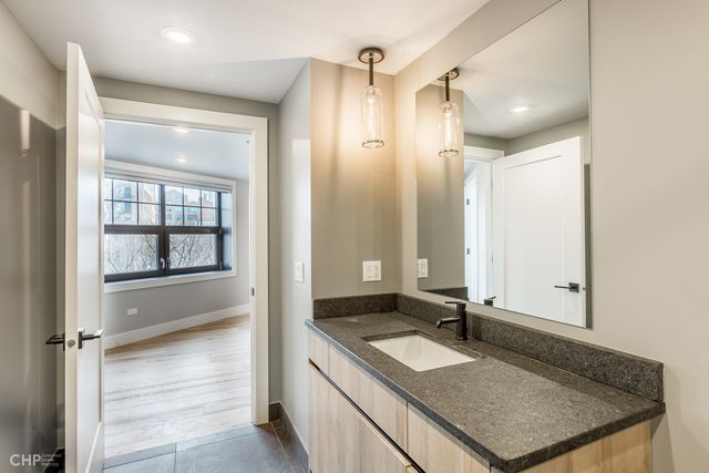 729 N Sangamon Street 410, Chicago, IL 60642