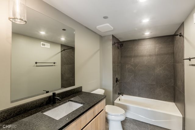 729 N Sangamon Street 410, Chicago, IL 60642