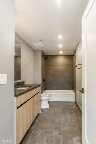 729 N Sangamon Street 410, Chicago, IL 60642