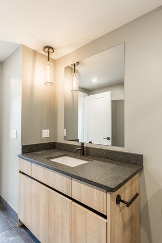 729 N Sangamon Street 410, Chicago, IL 60642