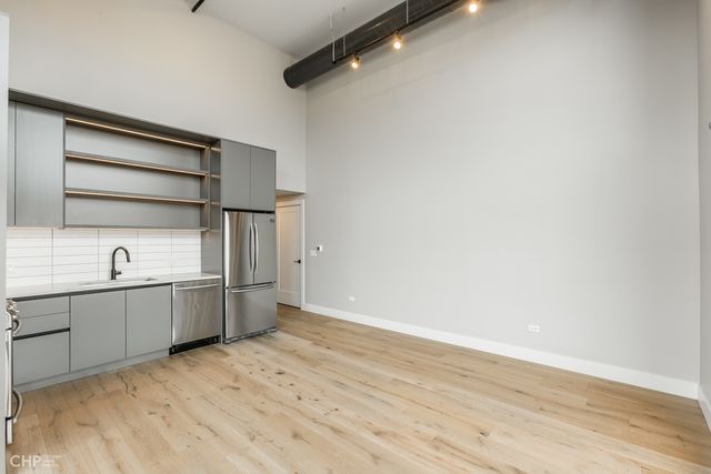 729 N Sangamon Street 410, Chicago, IL 60642