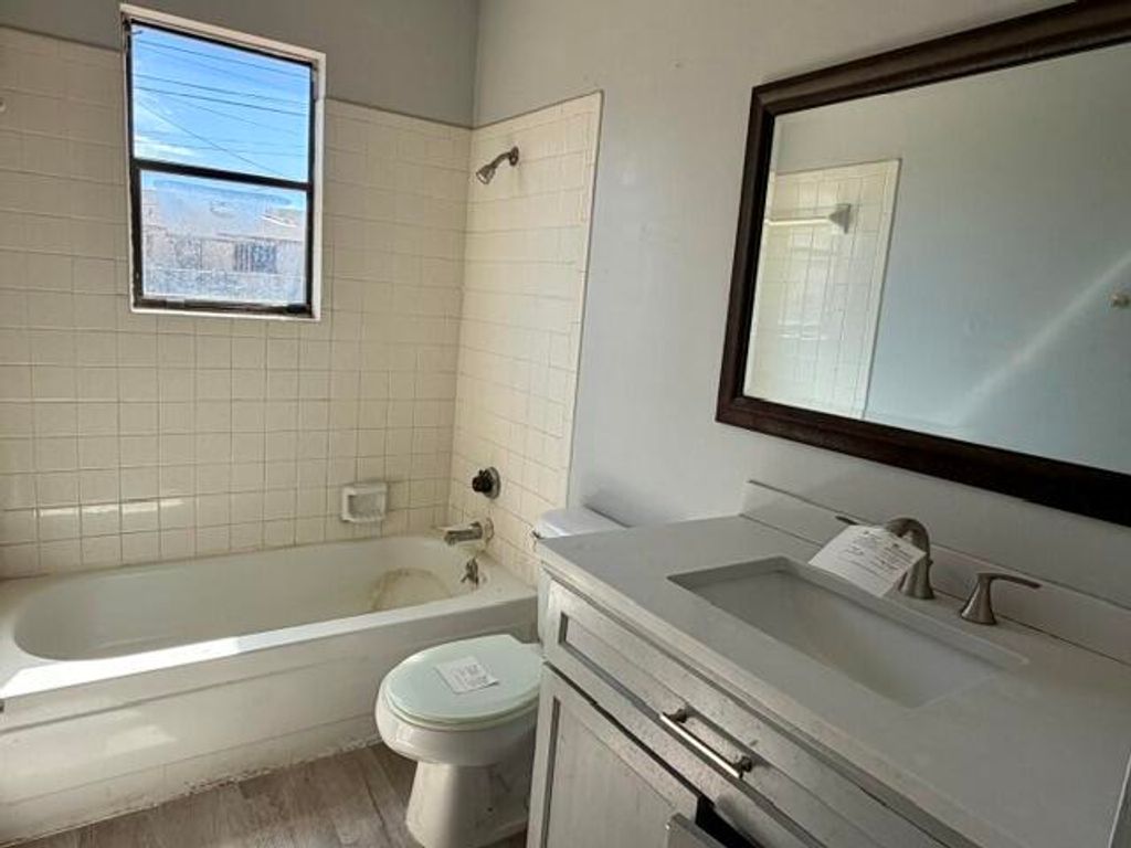 Image 6 of property listing at 821 Van Zandt Street, San Angelo, TX 76905