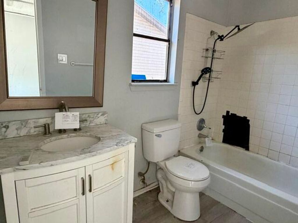 Image 7 of property listing at 821 Van Zandt Street, San Angelo, TX 76905
