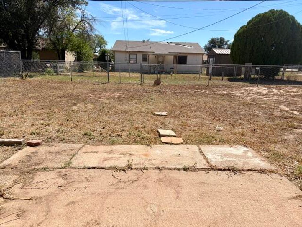 Image 8 of property listing at 821 Van Zandt Street, San Angelo, TX 76905