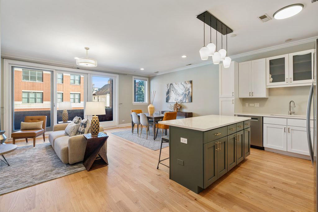 2463 W FOSTER Avenue 2, Chicago, IL 60625 — photo 2