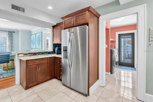 248 14TH AVENUE NE, St Petersburg, FL 33701