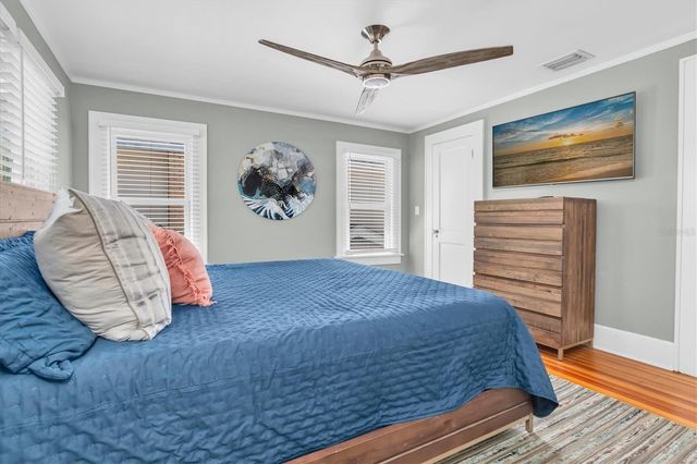 248 14TH AVENUE NE, St Petersburg, FL 33701