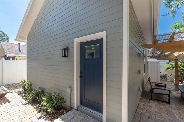 248 14TH AVENUE NE, St Petersburg, FL 33701