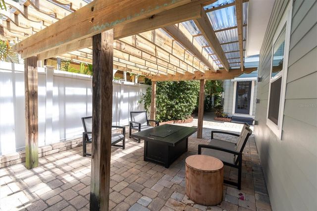 248 14TH AVENUE NE, St Petersburg, FL 33701