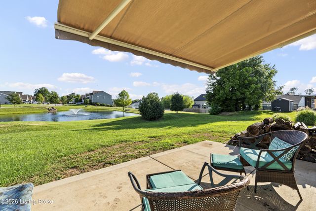 223 Bridlewood Dr, Shepherdsville, KY 40165