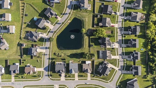 223 Bridlewood Dr, Shepherdsville, KY 40165