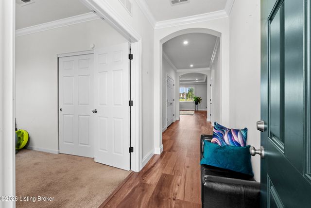 223 Bridlewood Dr, Shepherdsville, KY 40165