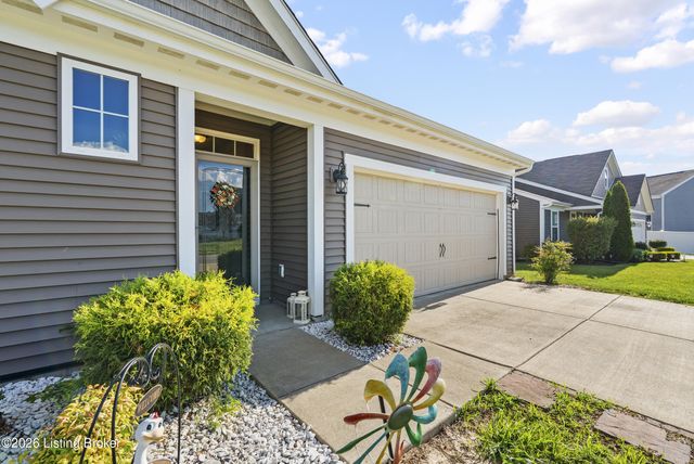 223 Bridlewood Dr, Shepherdsville, KY 40165