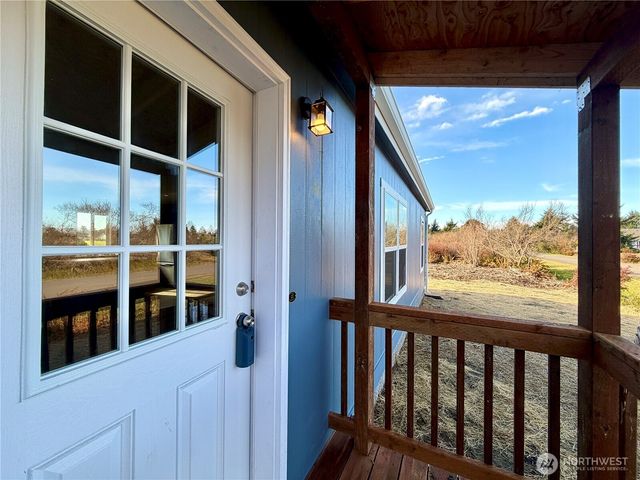 299 Octopus Avenue NE, Ocean Shores, WA 98569