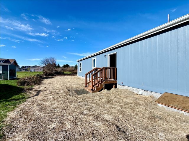 299 Octopus Avenue NE, Ocean Shores, WA 98569