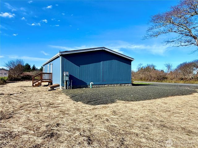 299 Octopus Avenue NE, Ocean Shores, WA 98569