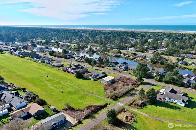 299 Octopus Avenue NE, Ocean Shores, WA 98569