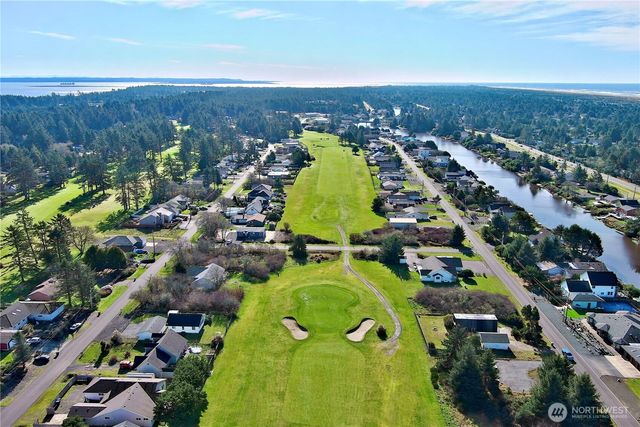299 Octopus Avenue NE, Ocean Shores, WA 98569