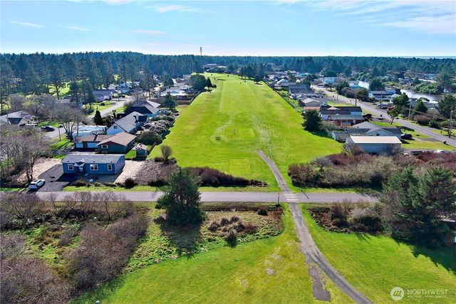 299 Octopus Avenue NE, Ocean Shores, WA 98569