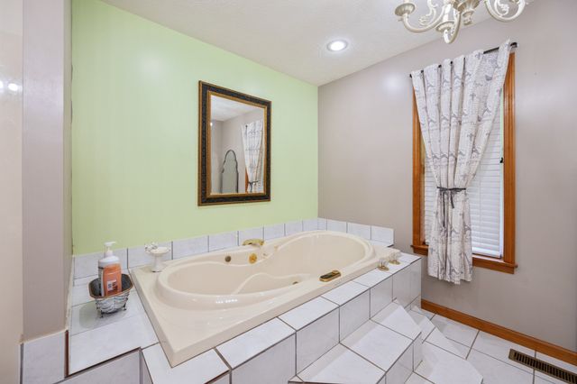 1401 Camper Rd, Decaturville, TN 38329