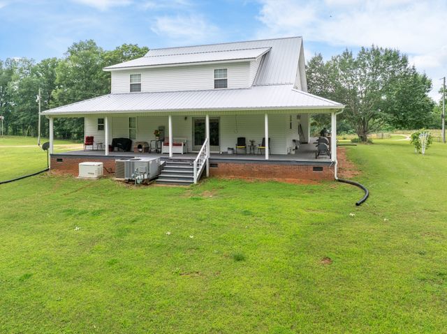 1401 Camper Rd, Decaturville, TN 38329