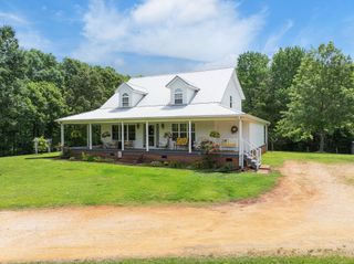 1401 Camper Rd, Decaturville, TN 38329