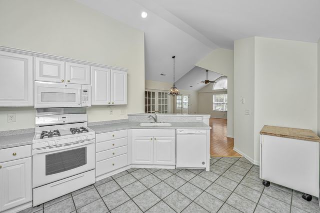 104 Ashley Villa Circle A, Charleston, SC 29414