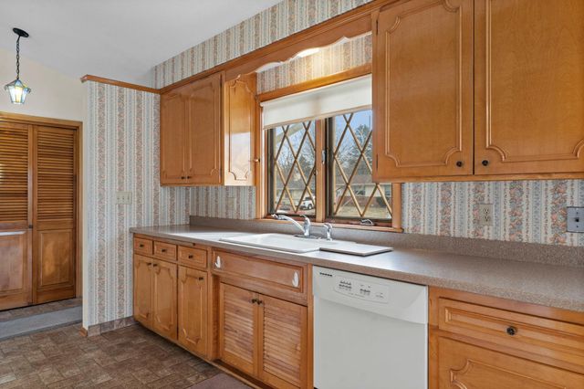 1511 Barclay Street, Saint Paul, MN 55106