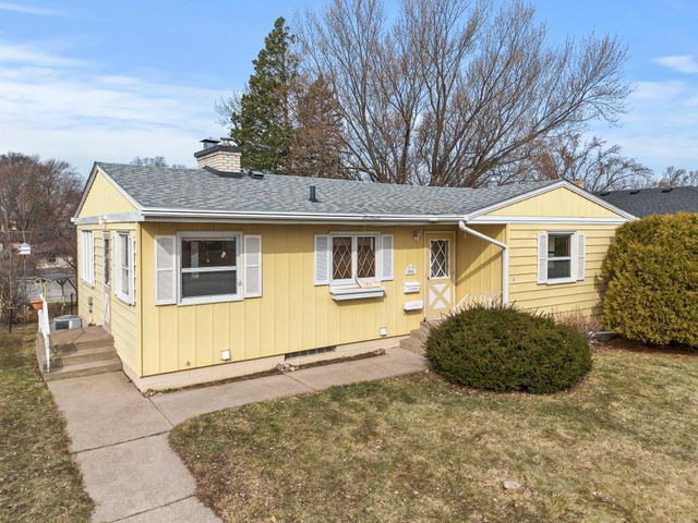 1511 Barclay Street, Saint Paul, MN 55106