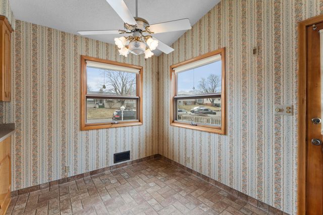 1511 Barclay Street, Saint Paul, MN 55106