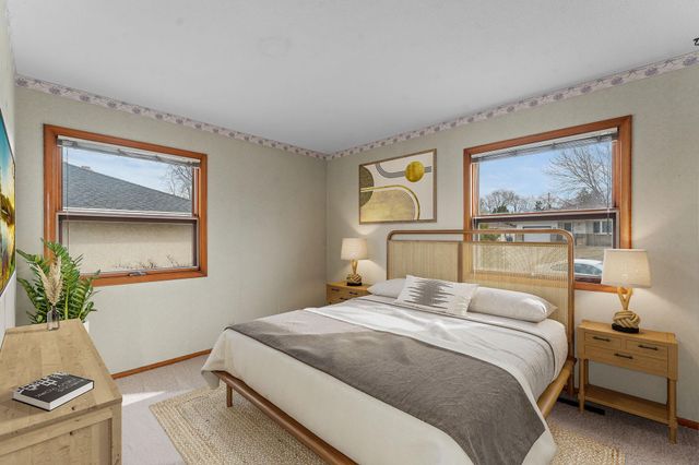 1511 Barclay Street, Saint Paul, MN 55106