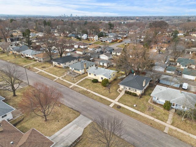 1511 Barclay Street, Saint Paul, MN 55106