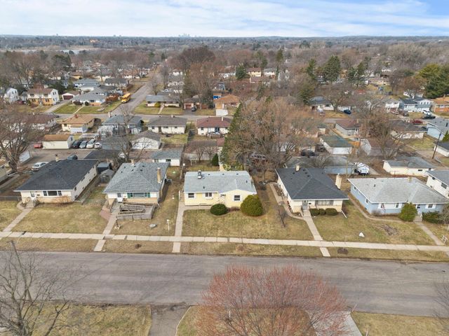 1511 Barclay Street, Saint Paul, MN 55106