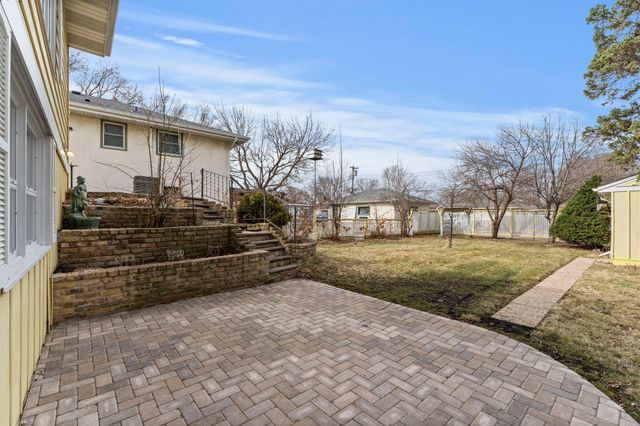 1511 Barclay Street, Saint Paul, MN 55106