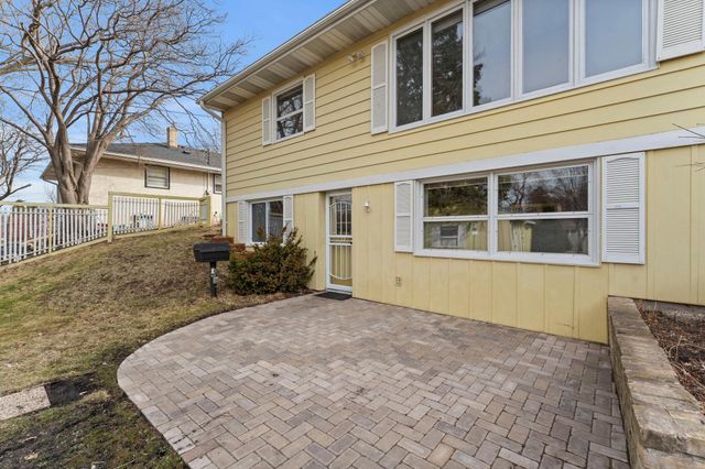 1511 Barclay Street, Saint Paul, MN 55106